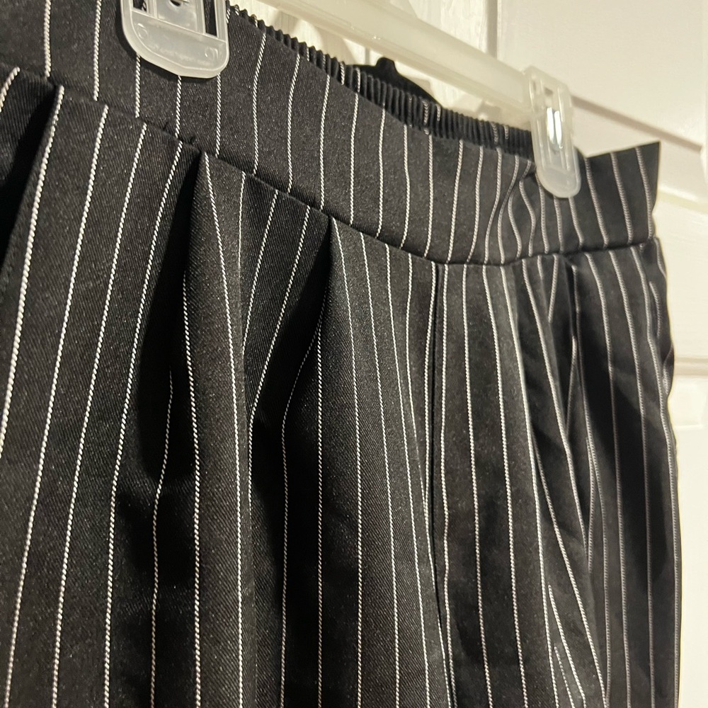 Black pin striped pants - Picture 2 of 8